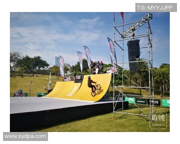 深圳滑板队勇闯极限运动嘉年华展现青春风采与逆袭精神